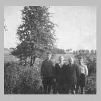 057-0095 Neu Ilischken - Familie Leibinn im Jahre 1944.JPG